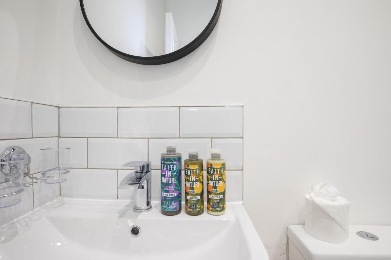 Beautifully Presented Newly Renovated City-Centre Apartment In Cheltenham Exterior foto